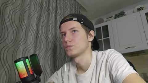 Snapshot of schweppess__ chatting on 12-18-25, 03:12 Dimka online show from 12-18-25, 03:12