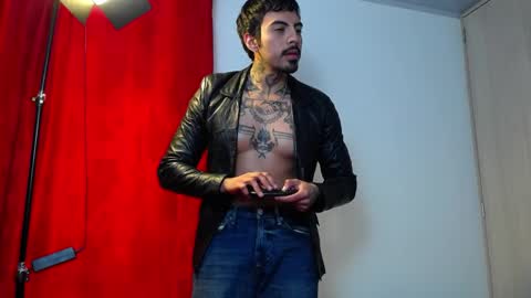 Alejandro help me to reach 200 thumps up online show from 04-27-26, 08:07