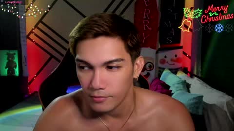 Snapshot of scorphoenix chatting on 12-17-24, 07:59 Not Angelo online show from 12-17-24, 07:59