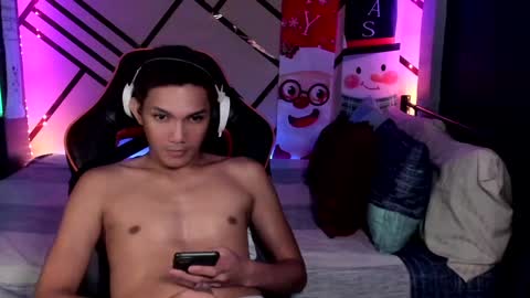 Snapshot of scorphoenix chatting on 12-19-24, 01:07 Not Angelo online show from 12-19-24, 01:07