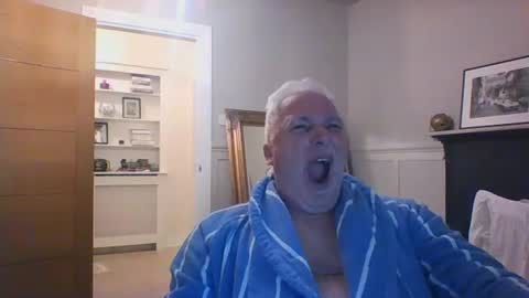 Snapshot of scoti55 chatting on 04-17-26, 10:35 scoti55 online show from 04-17-26, 10:35