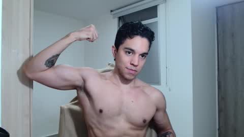 Snapshot of scott_brasher1 chatting on 01-02-25, 10:01 Twitter Scott brasher1 Instagram Camiloestuardo2 online show from 01-02-25, 10:01