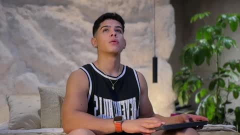 Andrew Flintt online show from 04-05-26, 01:36