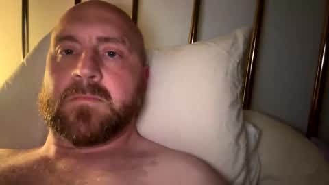 Snapshot of scottric chatting on 09-26-25, 11:31 SexyDaddy online show from 09-26-25, 11:31