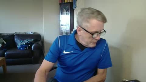 Snapshot of scottsman214 chatting on 10-25-25, 08:33 James online show from 10-25-25, 08:33