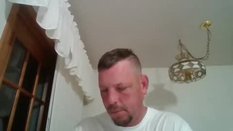 Snapshot of scottydoesntknow0 chatting on 09-21-25, 10:39 scottydoesntknow0 online show from 09-21-25, 10:39