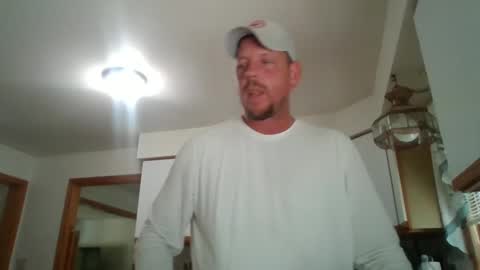 Snapshot of scottydoesntknow0 chatting on 09-27-25, 06:46 scottydoesntknow0 online show from 09-27-25, 06:46