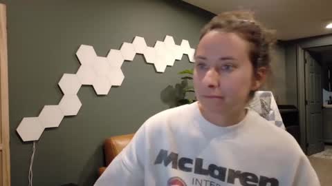 Scout has fun online show from 11-21-25, 03:16