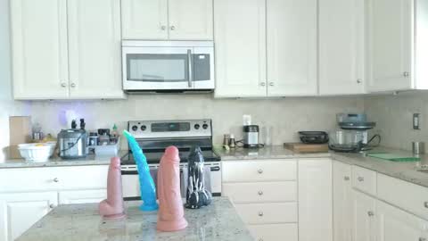 Scout has fun online show from 04-23-26, 01:46