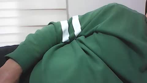 Snapshot of screw2 chatting on 11-02-25, 11:34 Evren online show from 11-02-25, 11:34