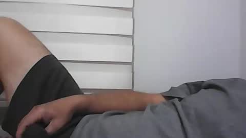 Snapshot of screw2 chatting on 11-05-25, 04:51 Evren online show from 11-05-25, 04:51