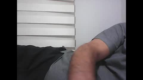 Snapshot of screw2 chatting on 11-10-25, 06:18 Evren online show from 11-10-25, 06:18