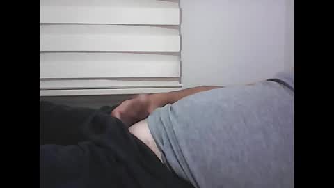 Snapshot of screw2 chatting on 11-11-25, 06:52 Evren online show from 11-11-25, 06:52