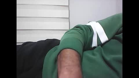 Snapshot of screw2 chatting on 11-19-25, 06:52 Evren online show from 11-19-25, 06:52