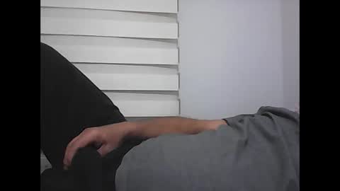 Snapshot of screw2 chatting on 11-25-25, 06:52 Evren online show from 11-25-25, 06:52