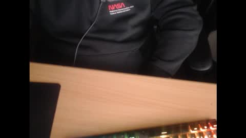 Snapshot of scz11 chatting on 12-16-25, 06:40 scz11 online show from 12-16-25, 06:40