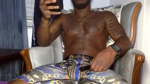 Snapshot of sdawg2xx chatting on 12-05-24, 11:51 sdawg2xx online show from 12-05-24, 11:51