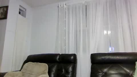 Snapshot of sdawg2xx chatting on 12-21-25, 06:20 sdawg2xx online show from 12-21-25, 06:20