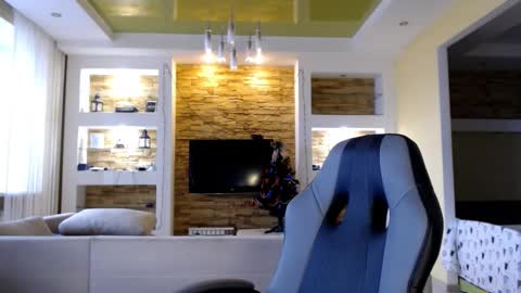 Snapshot of sea_cocktail chatting on 12-20-24, 12:16 Elizabeth online show from 12-20-24, 12:16