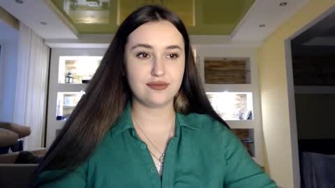 Snapshot of sea_cocktail chatting on 12-28-24, 01:28 Elizabeth online show from 12-28-24, 01:28