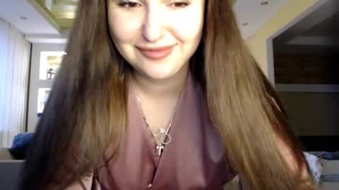 Snapshot of sea_cocktail chatting on 01-06-25, 12:57 Elizabeth online show from 01-06-25, 12:57