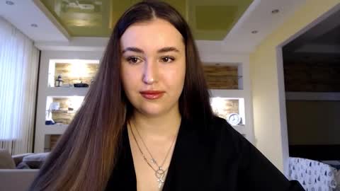 Snapshot of sea_cocktail chatting on 01-08-25, 08:16 Elizabeth online show from 01-08-25, 08:16