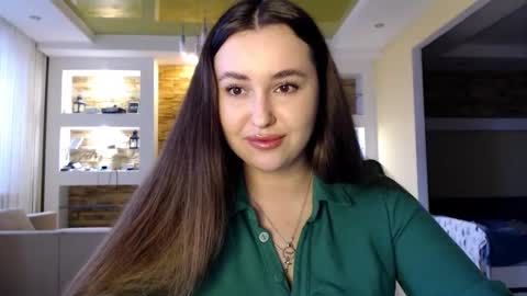 Snapshot of sea_cocktail chatting on 02-03-25, 01:40 Elizabeth online show from 02-03-25, 01:40