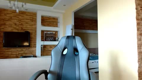 Snapshot of sea_cocktail chatting on 09-27-25, 09:03 Elizabeth online show from 09-27-25, 09:03