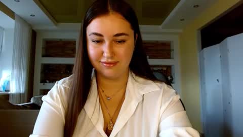 Snapshot of sea_cocktail chatting on 09-30-25, 06:51 Elizabeth online show from 09-30-25, 06:51