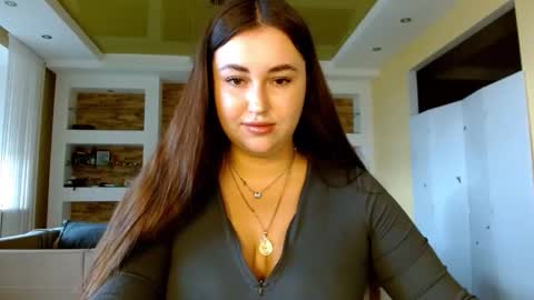 Snapshot of sea_cocktail chatting on 10-06-25, 06:44 Elizabeth online show from 10-06-25, 06:44