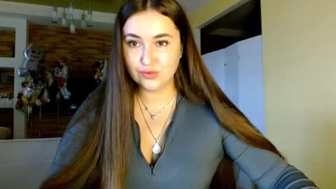 Snapshot of sea_cocktail chatting on 11-13-25, 08:46 Elizabeth online show from 11-13-25, 08:46