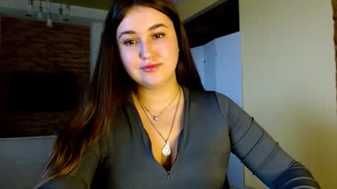 Snapshot of sea_cocktail chatting on 12-05-25, 08:01 Elizabeth online show from 12-05-25, 08:01