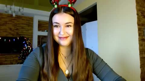 Elizabeth  online show from 12-16-25, 07:57