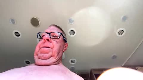 Snapshot of seaskiii chatting on 12-15-25, 02:43 Chris online show from 12-15-25, 02:43