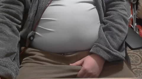 Snapshot of seathrough chatting on 12-16-25, 11:21 Falco J online show from 12-16-25, 11:21