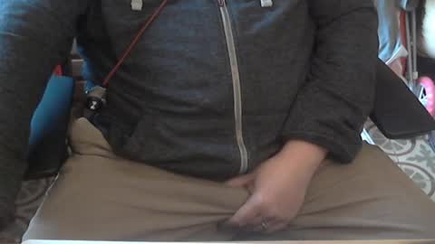 Snapshot of seathrough chatting on 12-19-25, 10:44 Falco J online show from 12-19-25, 10:44