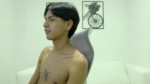 Snapshot of sebas_lover_ chatting on 10-11-25, 10:41 SEBASTIAN online show from 10-11-25, 10:41