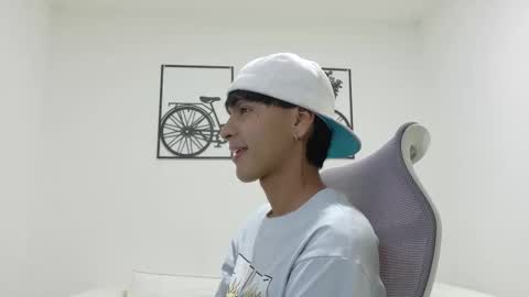 Snapshot of sebas_lover_ chatting on 10-15-25, 08:20 SEBASTIAN online show from 10-15-25, 08:20