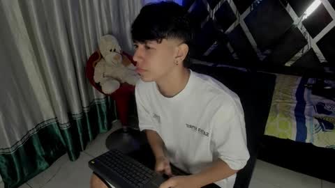 sebas_pretty7 online show from 12-16-25, 12:32