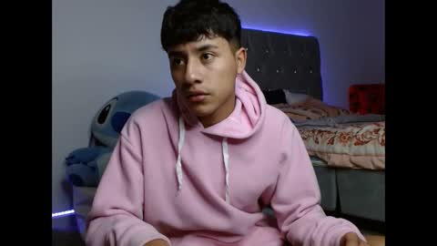 Snapshot of sebas_ross04 chatting on 12-14-25, 07:03 sebas_ross04 online show from 12-14-25, 07:03