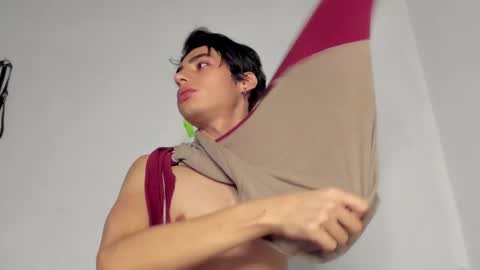 Snapshot of sebas_rosse chatting on 12-11-24, 10:49 sebastian online show from 12-11-24, 10:49