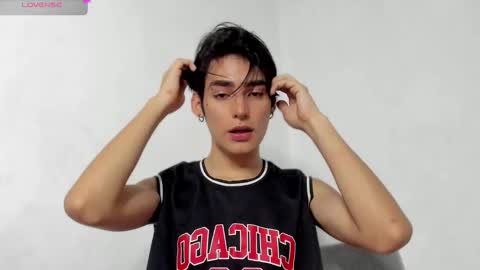 Snapshot of sebas_rosse chatting on 12-15-24, 12:18 sebastian online show from 12-15-24, 12:18