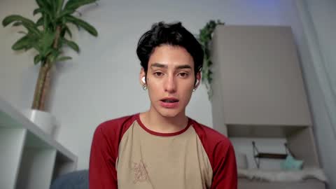 Snapshot of sebas_rosse chatting on 01-05-25, 02:49 sebastian online show from 01-05-25, 02:49