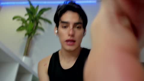 Snapshot of sebas_rosse chatting on 01-06-25, 10:37 sebastian online show from 01-06-25, 10:37