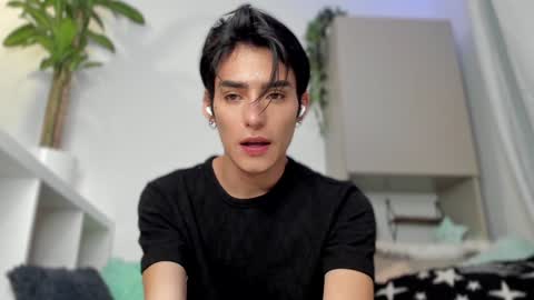 Snapshot of sebas_rosse chatting on 01-08-25, 03:19 sebastian online show from 01-08-25, 03:19