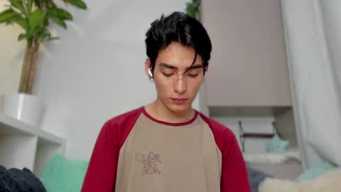 Snapshot of sebas_rosse chatting on 01-10-25, 04:01 sebastian online show from 01-10-25, 04:01