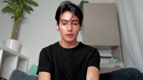 Snapshot of sebas_rosse chatting on 01-11-25, 01:16 sebastian online show from 01-11-25, 01:16