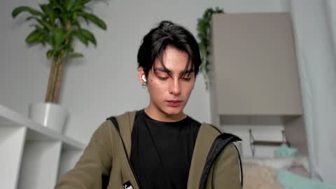 Snapshot of sebas_rosse chatting on 01-26-25, 05:56 sebastian online show from 01-26-25, 05:56