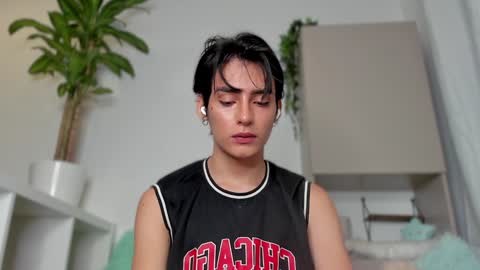 Snapshot of sebas_rosse chatting on 01-28-25, 05:32 sebastian online show from 01-28-25, 05:32