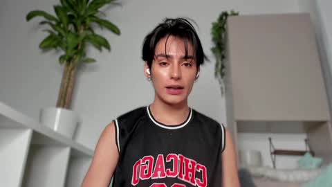 Snapshot of sebas_rosse chatting on 01-28-25, 08:36 sebastian online show from 01-28-25, 08:36